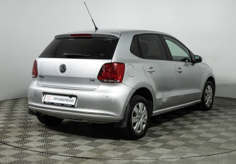 Подержанный автомобиль Volkswagen Polo Hatchback 2012 года (5 фото)