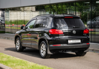 Подержанный автомобиль Volkswagen Tiguan 2013 года (8 фото)