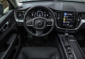 Подержанный автомобиль Volvo XC60 2020 года (12 фото)