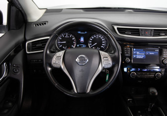 Подержанный автомобиль Nissan Qashqai 2014 года (10 фото)