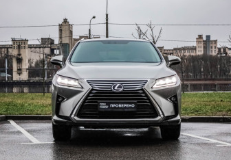 Подержанный автомобиль Lexus RX 2017 года (3 фото)