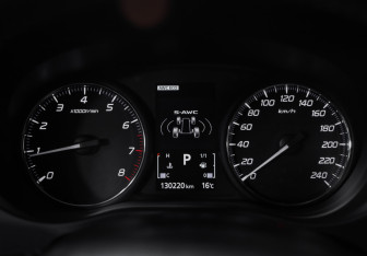Подержанный автомобиль Mitsubishi Outlander 2020 года (12 фото)