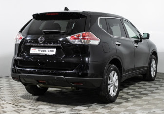 Подержанный автомобиль Nissan X-Trail 2017 года (5 фото)