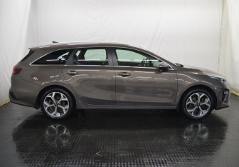 Подержанный автомобиль Kia Ceed Wagon 2019 года (4 фото)