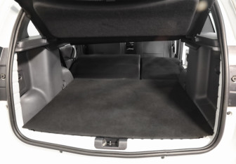 Подержанный автомобиль Nissan Terrano 2017 года (24 фото)