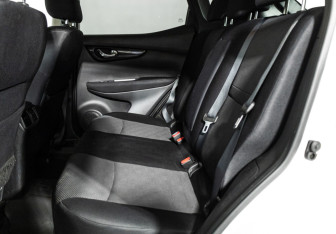 Подержанный автомобиль Nissan Qashqai 2016 года (10 фото)