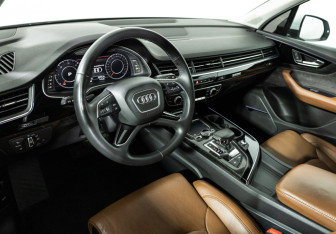 Подержанный автомобиль Audi Q7 2019 года (11 фото)