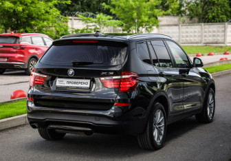 Подержанный автомобиль BMW X3 2015 года (6 фото)