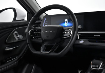 Подержанный автомобиль Chery Arrizo 8 2023 года (20 фото)