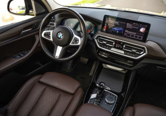 Подержанный автомобиль BMW X3 2021 года (12 фото)