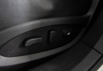 Подержанный автомобиль Infiniti QX70 2013 года (25 фото)