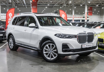 Подержанный автомобиль BMW X7 2020 года (4 фото)