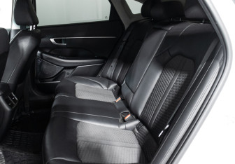 Подержанный автомобиль Hyundai Sonata 2020 года (10 фото)