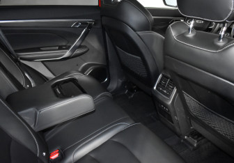 Подержанный автомобиль Geely Atlas Pro 2022 года (15 фото)