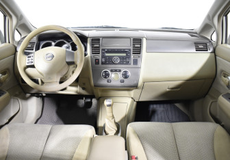 Подержанный автомобиль Nissan Tiida Hatchback 2007 года (11 фото)