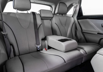 Подержанный автомобиль Toyota Venza 2011 года (18 фото)