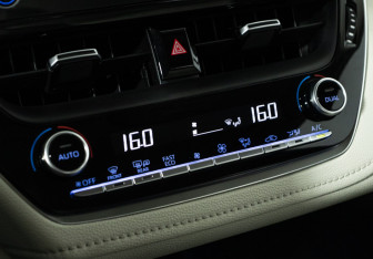 Подержанный автомобиль Toyota Corolla Sedan 2020 года (16 фото)