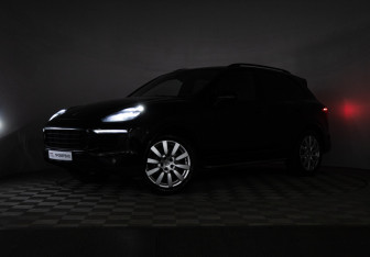 Подержанный автомобиль Porsche Cayenne 2015 года (27 фото)