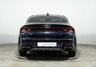 Подержанный автомобиль Kia K5 2022 года (6 фото)