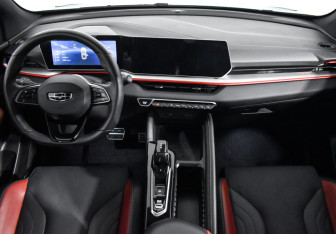 Подержанный автомобиль Geely Coolray 2023 года (20 фото)