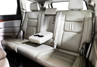 Подержанный автомобиль Jeep Grand Cherokee 2011 года (22 фото)