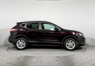 Подержанный автомобиль Nissan Qashqai 2014 года (4 фото)