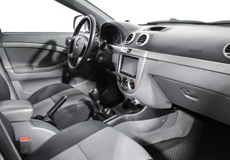 Подержанный автомобиль Chevrolet Lacetti Hatchback 2011 года (12 фото)