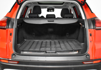 Подержанный автомобиль Geely Atlas Pro 2022 года (13 фото)