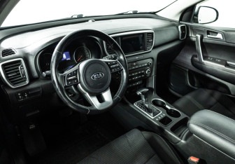 Подержанный автомобиль Kia Sportage 2020 года (11 фото)