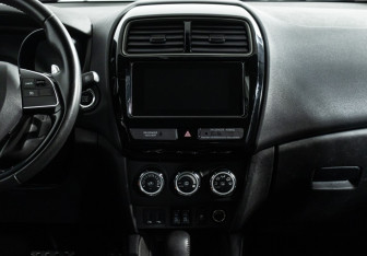 Подержанный автомобиль Mitsubishi ASX 2018 года (14 фото)