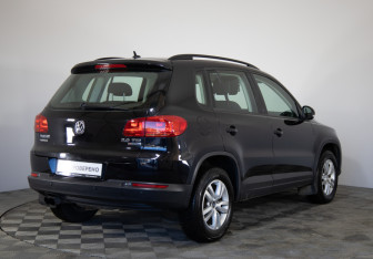 Подержанный автомобиль Volkswagen Tiguan 2015 года (5 фото)
