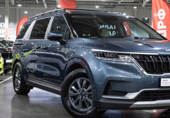 Подержанный автомобиль Kia Carnival 2021 года (6 фото)