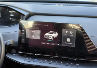 Подержанный автомобиль Changan UNI-S 2024 года (22 фото)