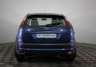 Подержанный автомобиль Ford Focus Hatchback 2007 года (5 фото)
