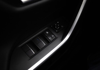 Подержанный автомобиль Toyota RAV4 2019 года (17 фото)