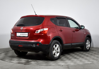 Подержанный автомобиль Nissan Qashqai 2010 года (5 фото)