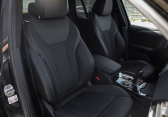 Подержанный автомобиль BMW X3 2020 года (27 фото)