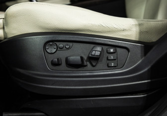 Подержанный автомобиль BMW X6 2013 года (23 фото)