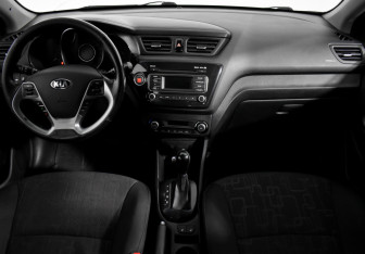 Подержанный автомобиль Kia Rio Hatchback 2016 года (13 фото)