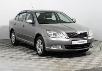 Подержанный автомобиль Skoda Octavia Liftback 2010 года (3 фото)