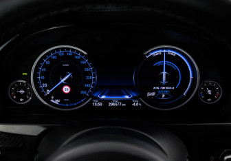 Подержанный автомобиль BMW X5 2015 года (40 фото)