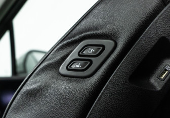 Подержанный автомобиль Kia Carnival 2021 года (30 фото)