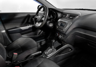 Подержанный автомобиль Kia Rio Hatchback 2013 года (13 фото)