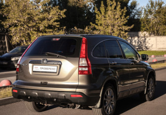 Подержанный автомобиль Honda CR-V 2008 года (6 фото)