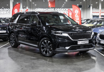 Подержанный автомобиль Kia Carnival 2020 года (4 фото)