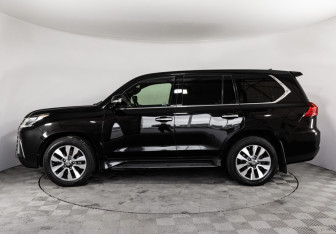 Подержанный автомобиль Lexus LX 2019 года (9 фото)