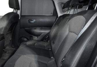 Подержанный автомобиль Nissan Qashqai 2007 года (11 фото)