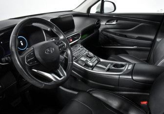 Подержанный автомобиль Hyundai Santa Fe 2021 года (9 фото)