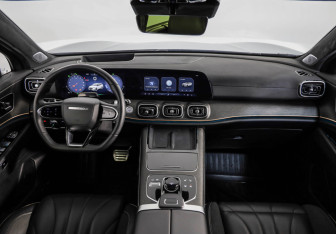 Подержанный автомобиль Jaecoo J8 2024 года (10 фото)