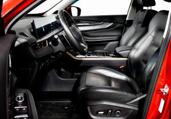 Подержанный автомобиль Exeed LX 2022 года (10 фото)